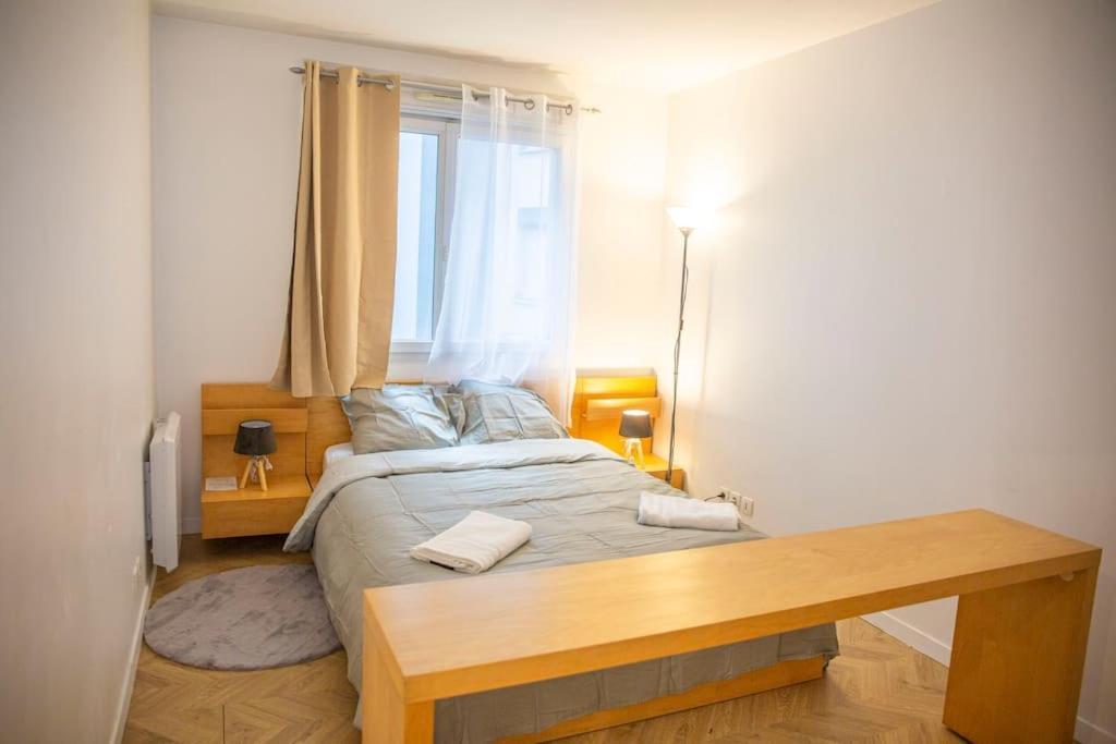 Grand 2 Pieces Balcon Parking Porte Paris Aubervilliers Exterior photo